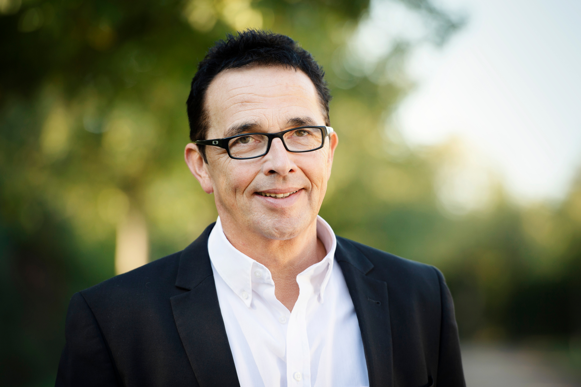 Portrait vom Bürgermeister der Stadt Kamp-Lintfort Prof. Dr. Christoph Landscheidt am Kloster Kamp