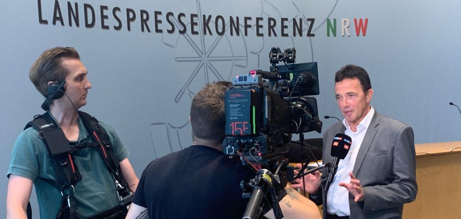 Der Präsident des Städte- und Gemeindebundes NRW bei einem Interview.