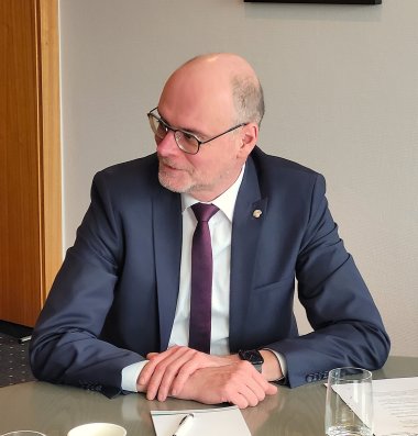 Christof Sommer beim Jahresinterview in der Geschäftsstelle des StGB NRW