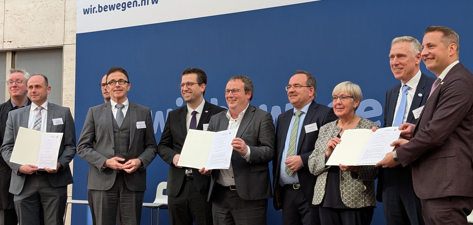 Prof. Dr. Landscheidt bei Unterzeichnung des Pakts zum Hochwasserschutz